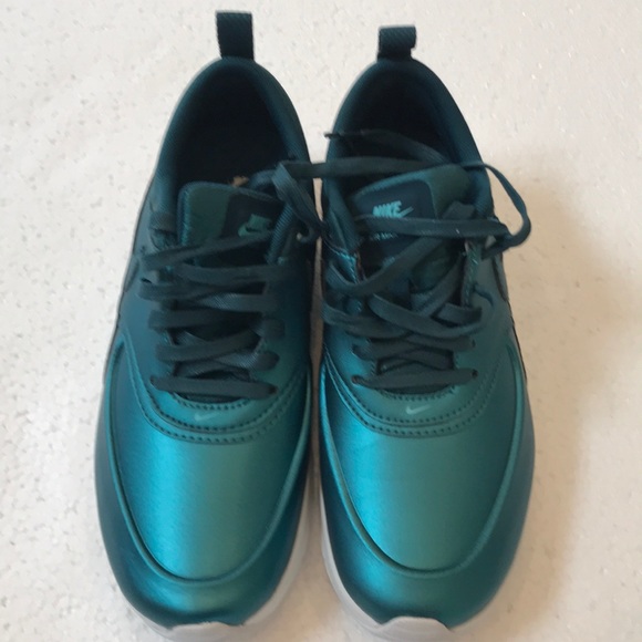 Nike Shoes - Nike AirMax Thea Sneakers, 6.5